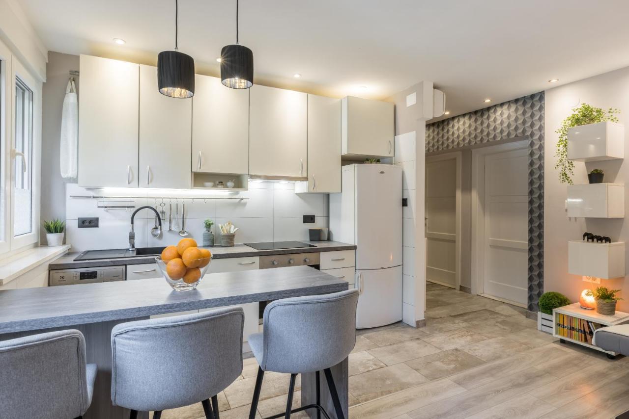 Artistic Chill Art Apartment 2+2.Centar Of Split. ภายนอก รูปภาพ