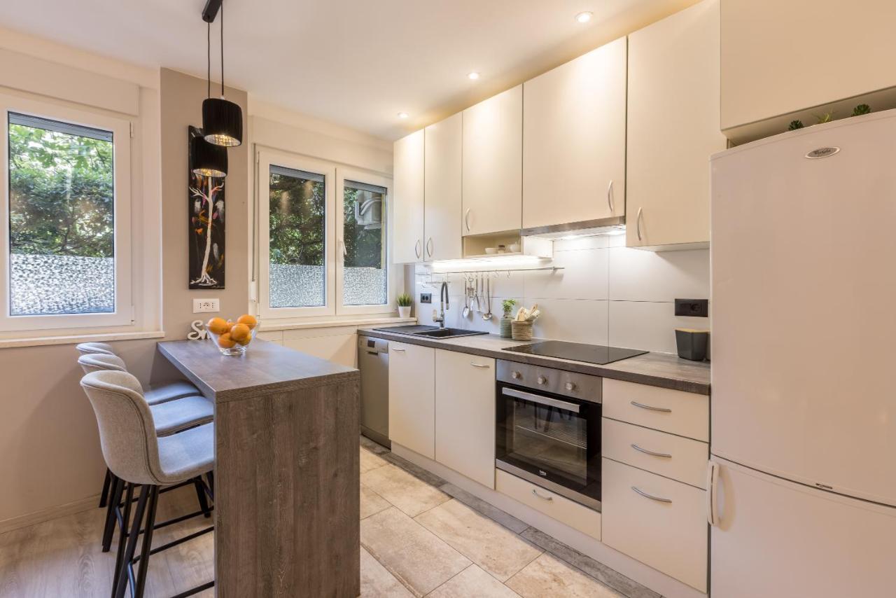 Artistic Chill Art Apartment 2+2.Centar Of Split. ภายนอก รูปภาพ